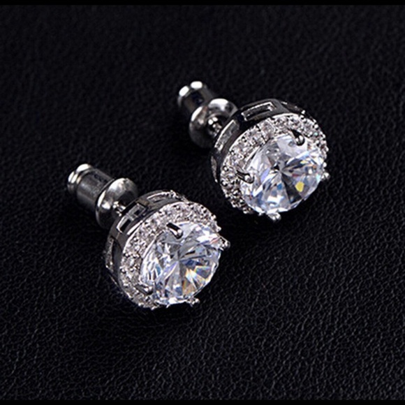 Gorgeous Halo Earrings! 🤩 - Picture 4 of 4